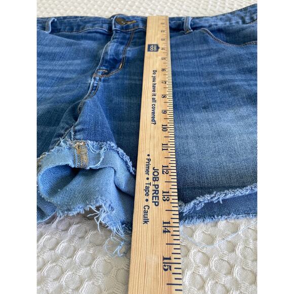Ava & Viv Midi Cut Off Raw Edge Cuff Jean Shorts Sz 20W‎ - Picture 6 of 11